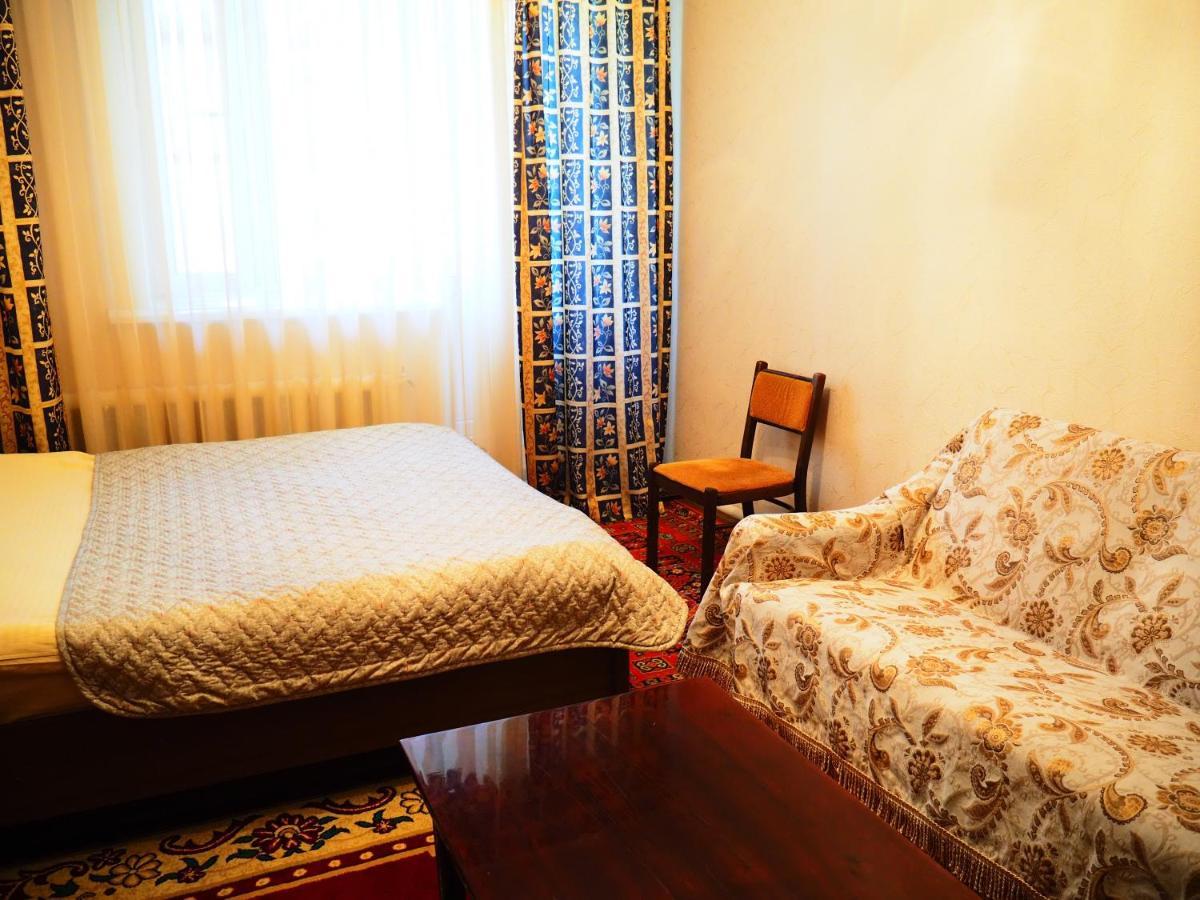 Baktygul Guesthouse Naryn Exterior photo