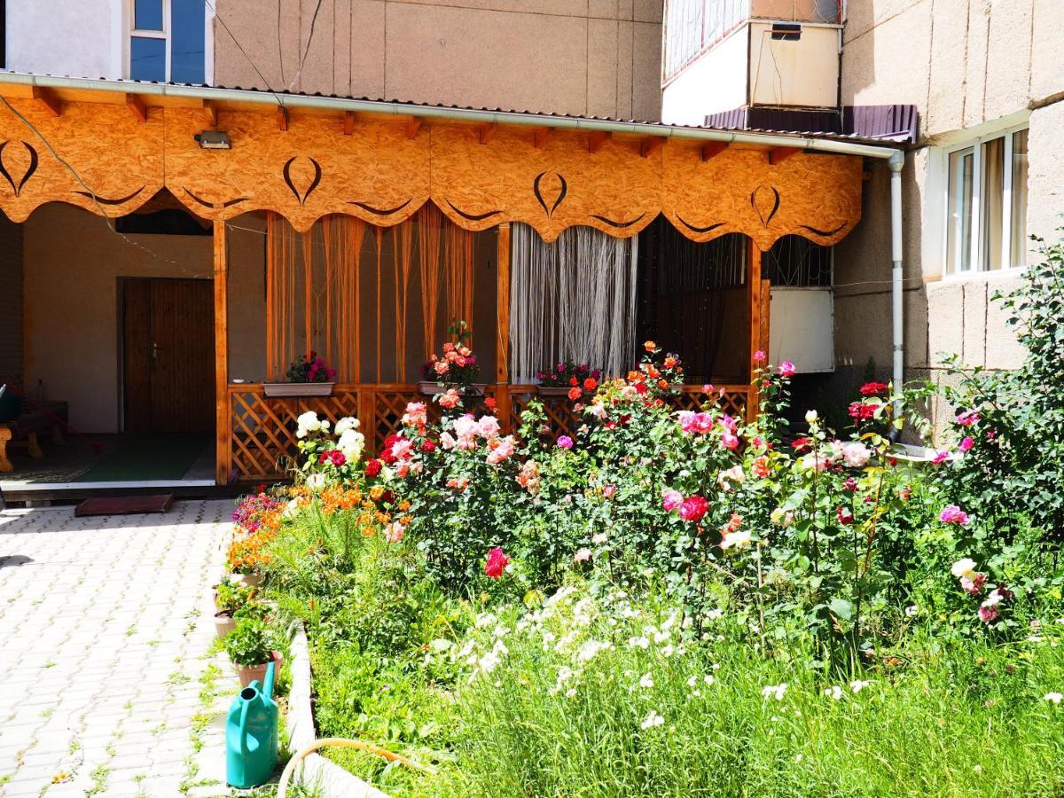 Baktygul Guesthouse Naryn Exterior photo