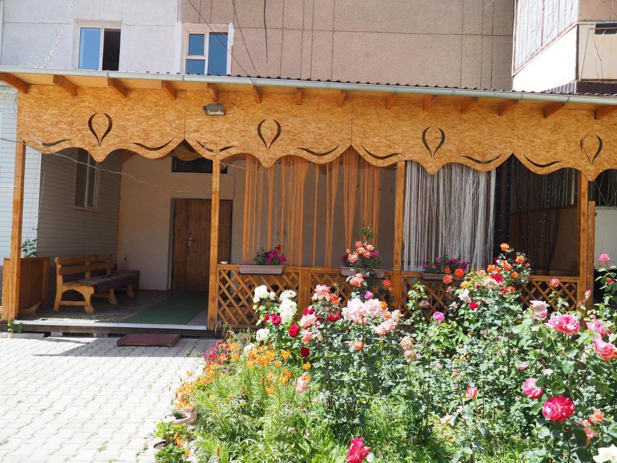 Baktygul Guesthouse Naryn Exterior photo